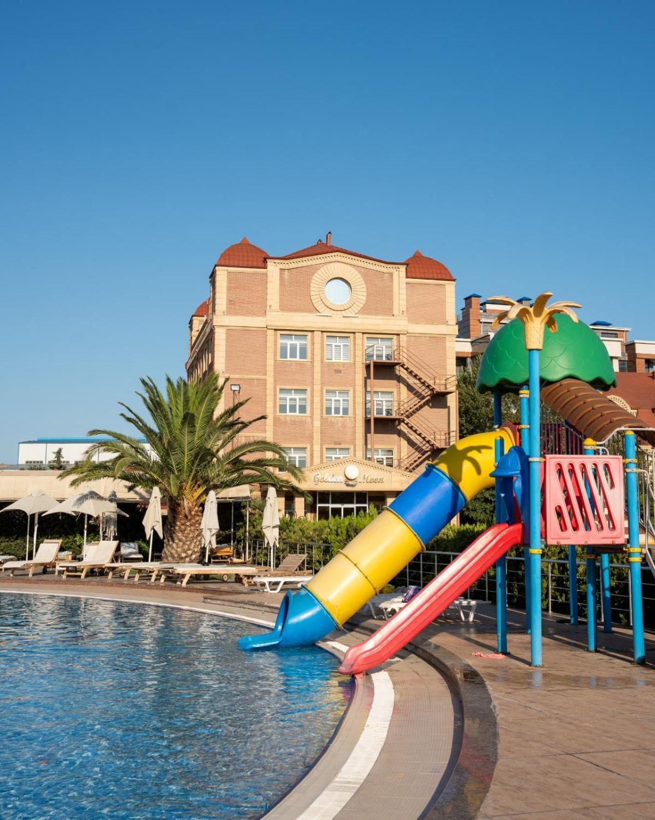 Green City Resort Hotel Baku Exterior photo