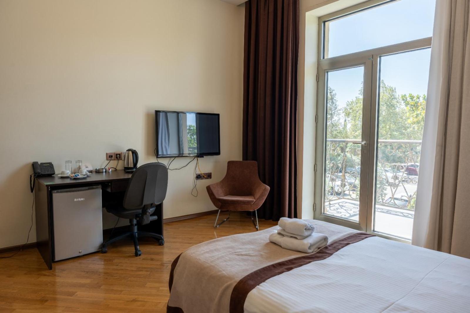 Green City Resort Hotel Baku Exterior photo
