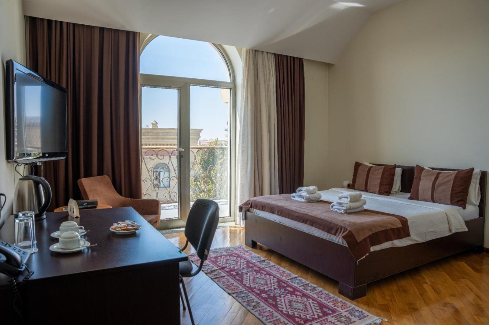 Green City Resort Hotel Baku Exterior photo
