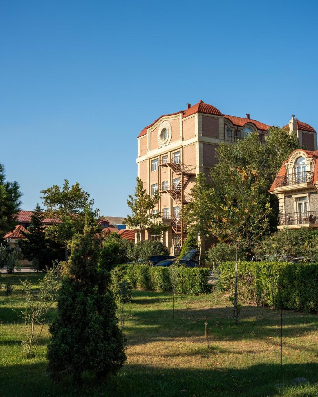 Green City Resort Hotel Baku Exterior photo